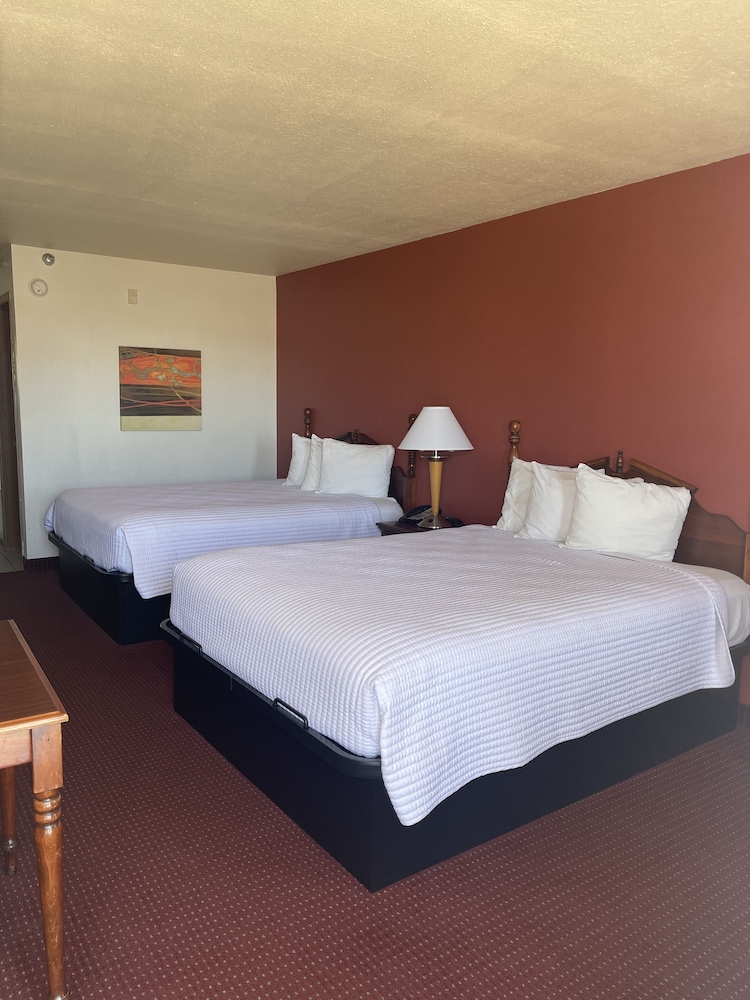 غرفة بسريرين كوين، Carriage House Inn 2/10