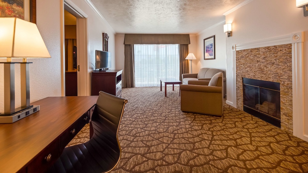 Best Western Salinas Monterey Hotel 27/37