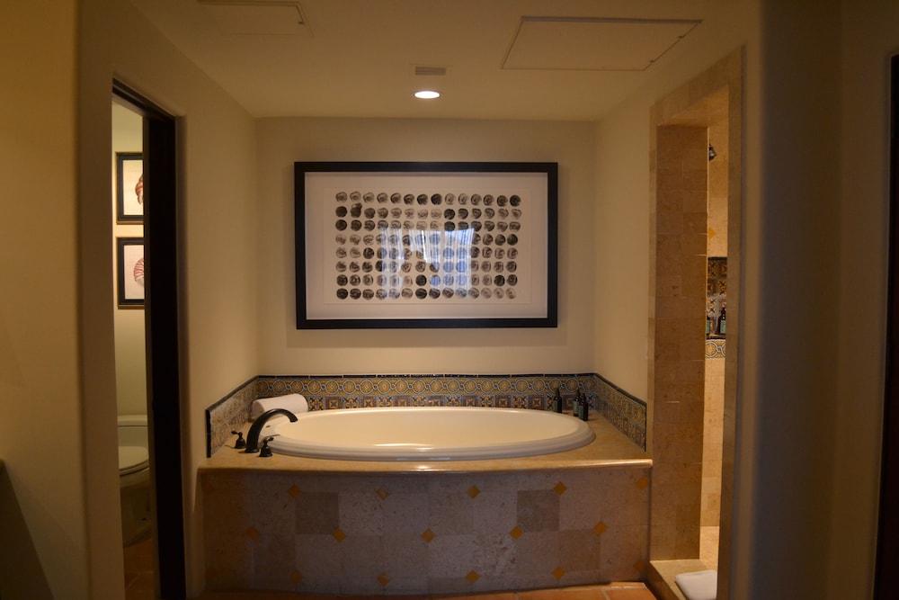 Hacienda Beach Club And Residences 49/50