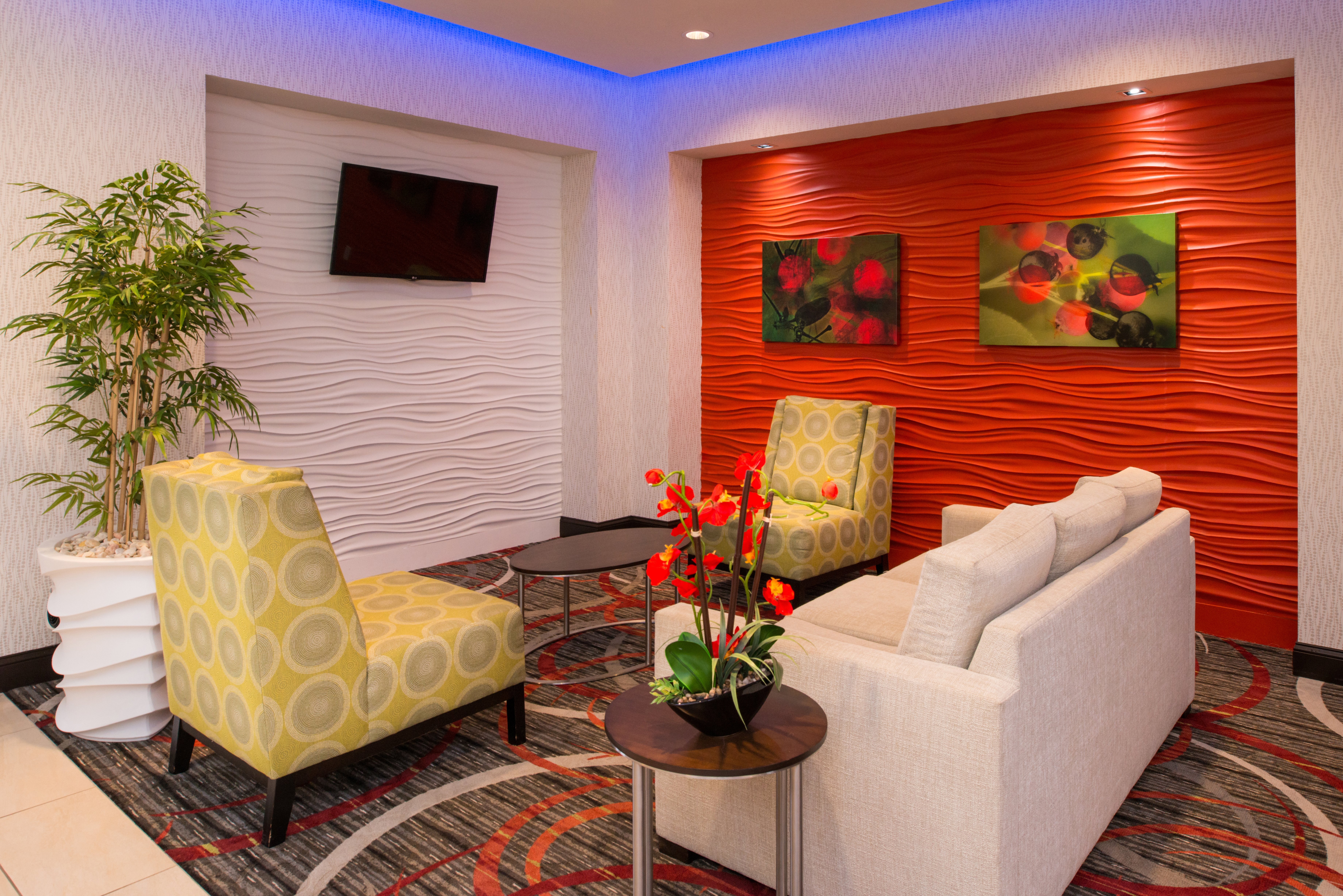 Holiday Inn Express Suites Monroe 46/58