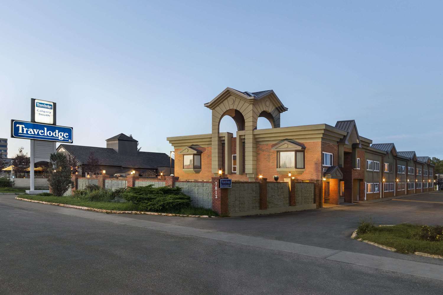 Travelodge by Wyndham Calgary South 59/63