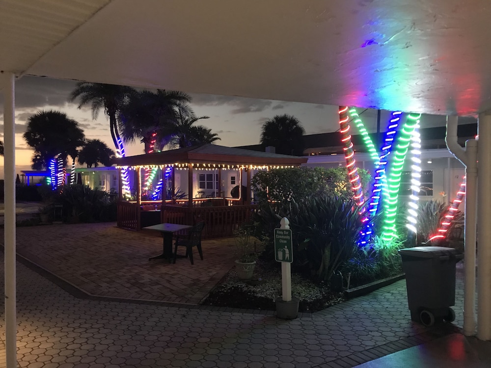 Miramar Resort 4/50