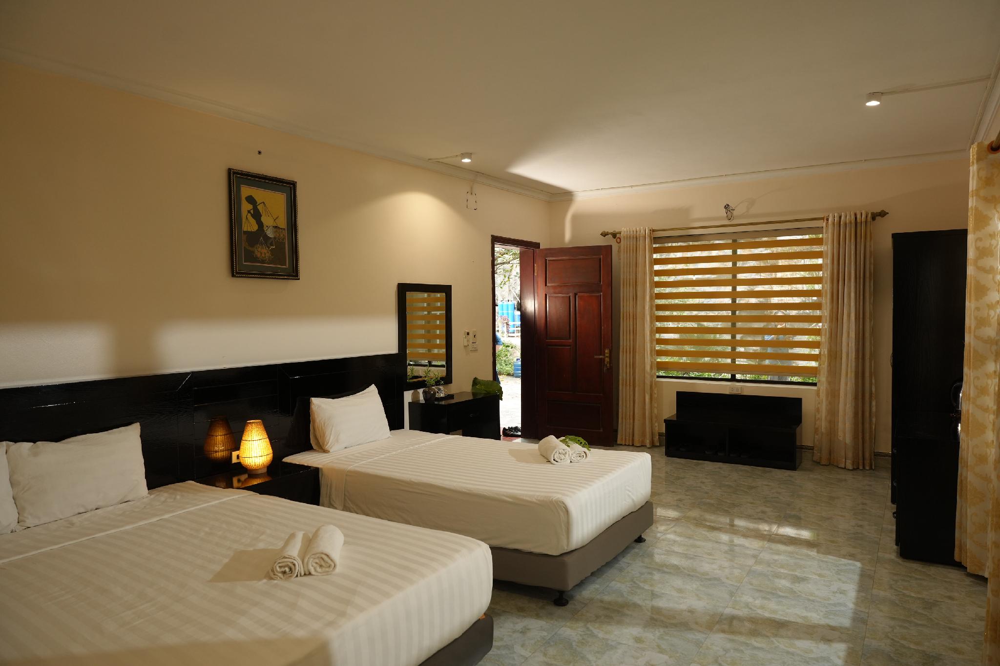 Garden, Family, 1 King and 1 Single Beds, Terrace