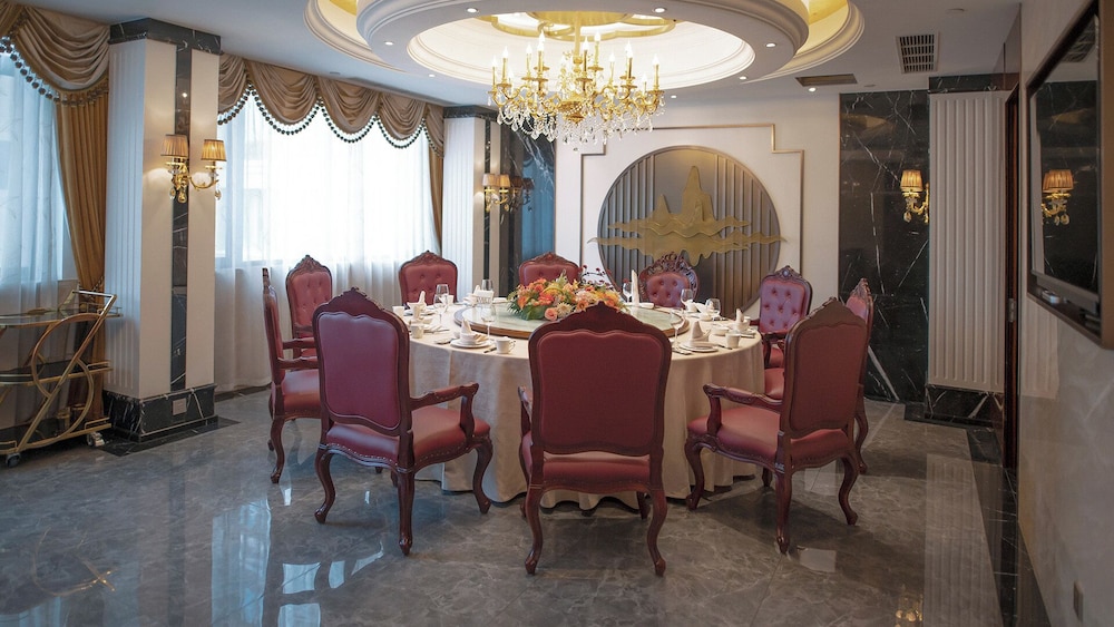 HOLIDAY INN Changchun Jingyue 34/48