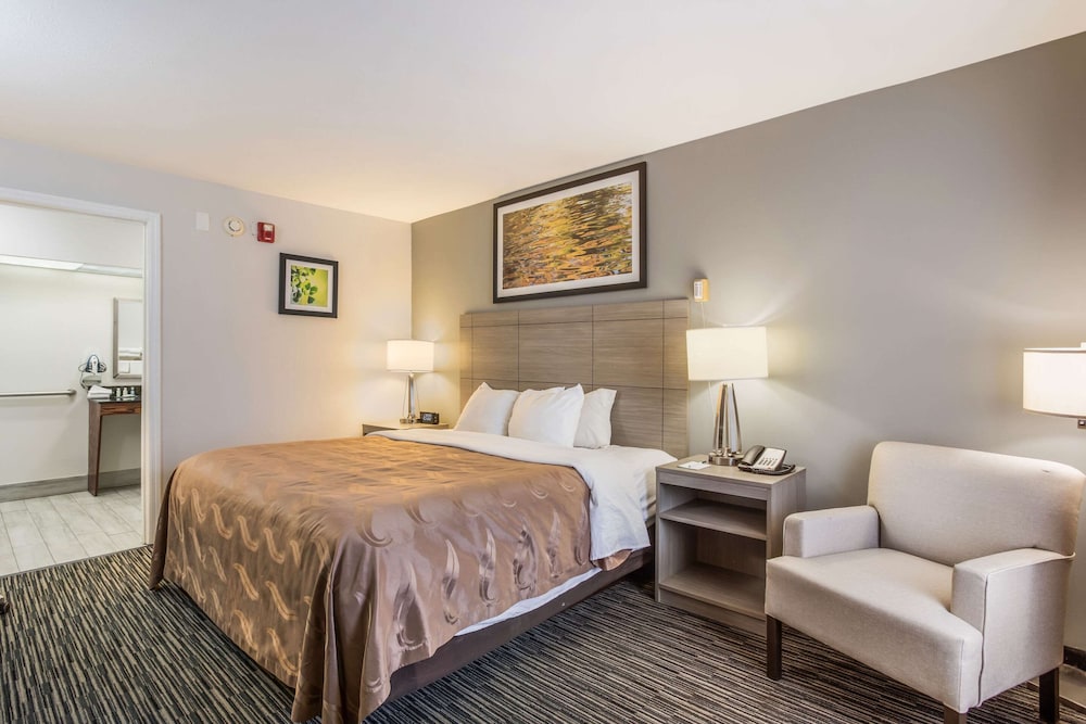 Quality Inn Gallatin-Nashville Metro 16/33
