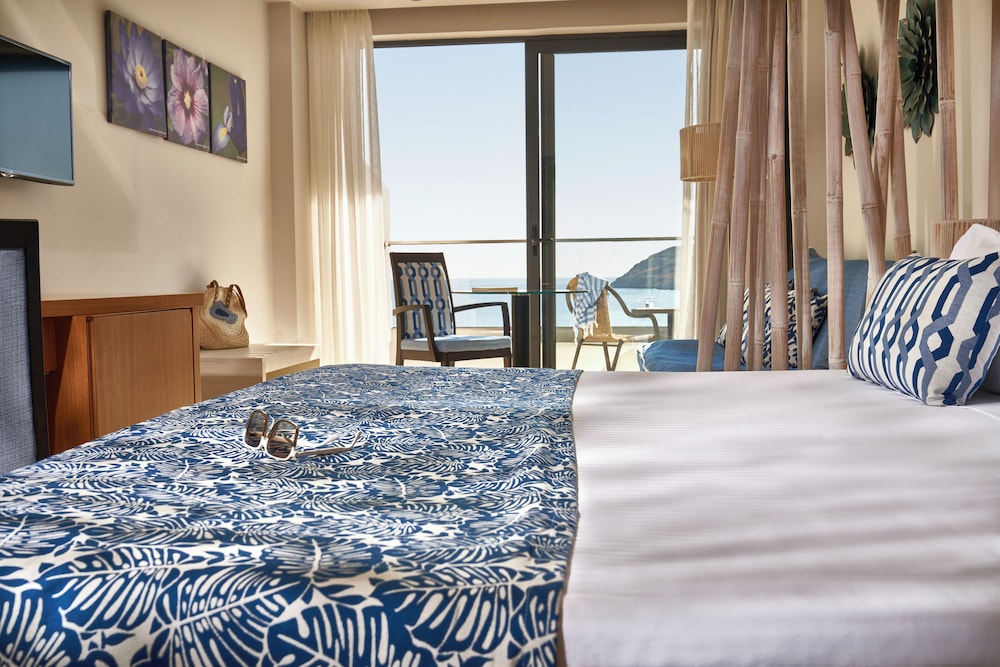 DELUXE, DOUBLE BED