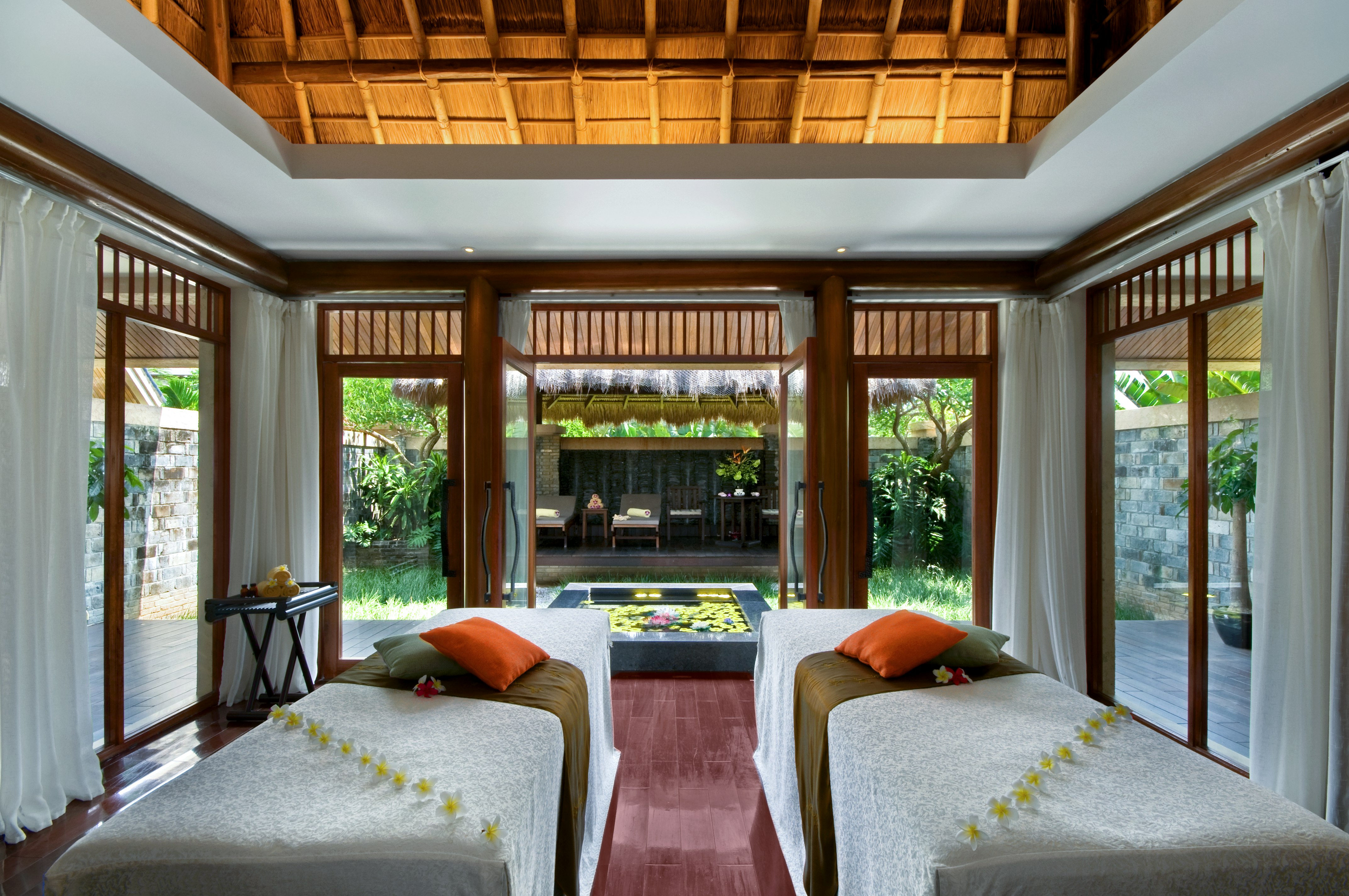 Hilton Sanya Yalong Bay Resort Spa 24/75