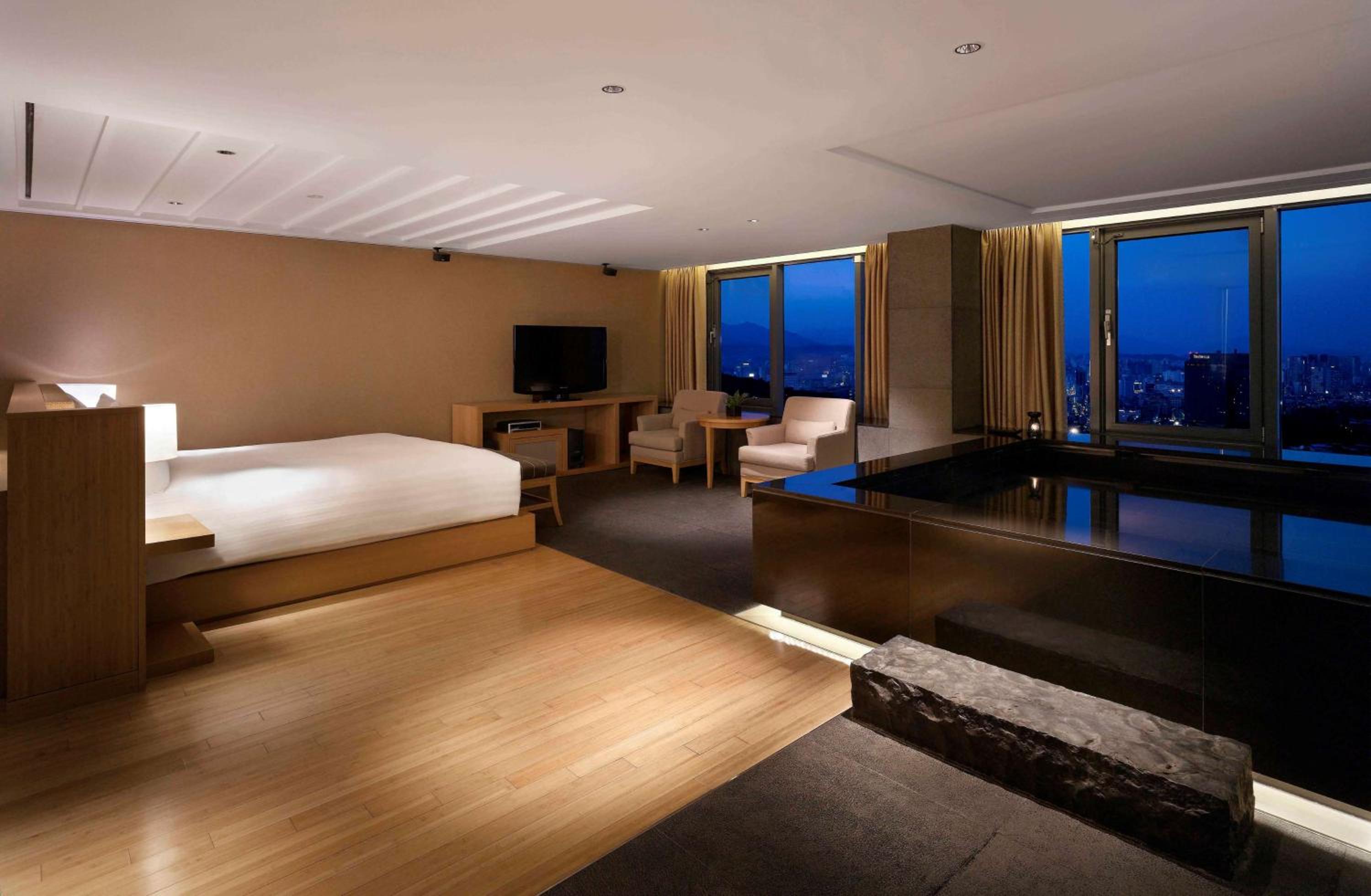 Interior, Pool, Banyan, Deluxe, Lounge Access
