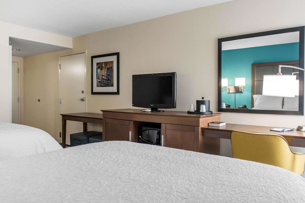 Hampton Inn Douglas 20/50