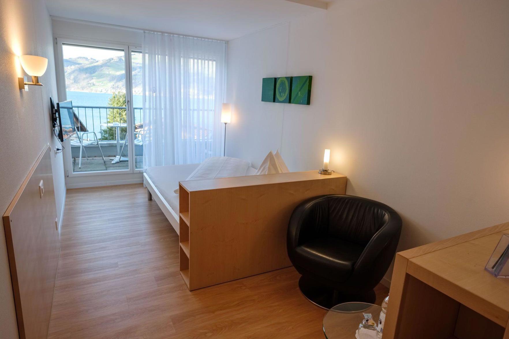 Room, Single, Single Bed