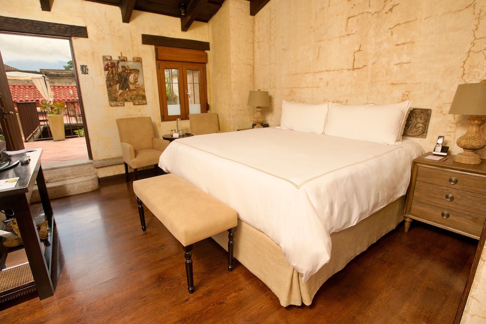 SUPERIOR, KING BED