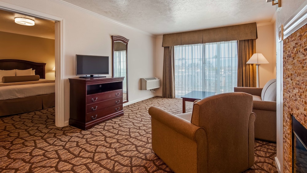 Best Western Salinas Monterey Hotel 25/37