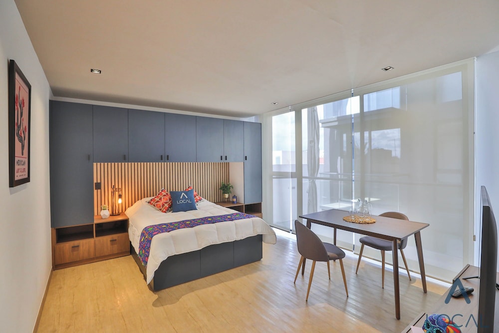 LOFT, BALCONY, KITCHENETTE
