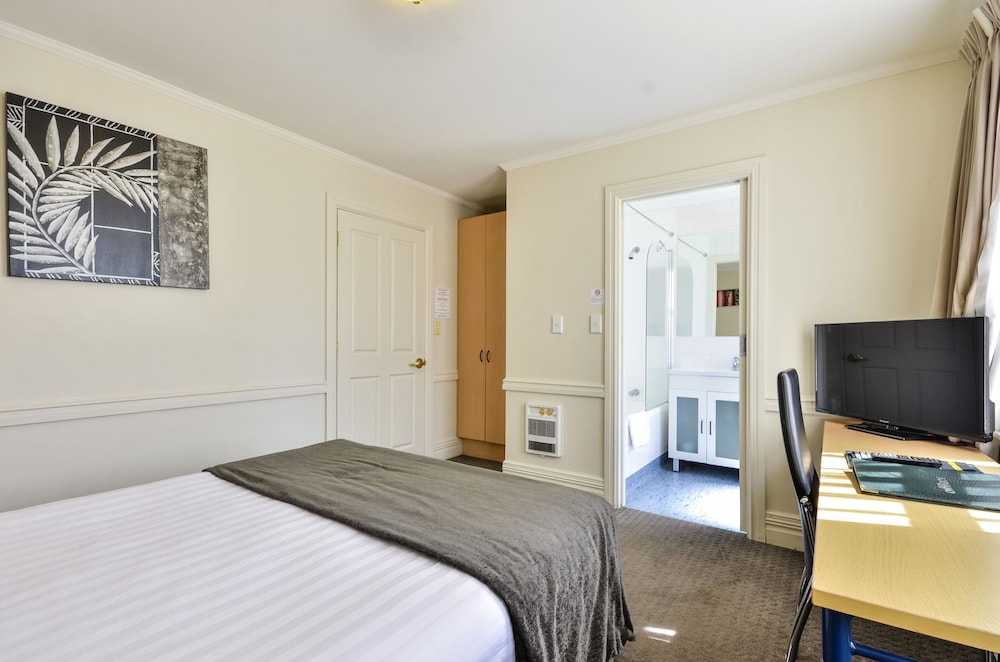 Poenamo Hotel 13/62