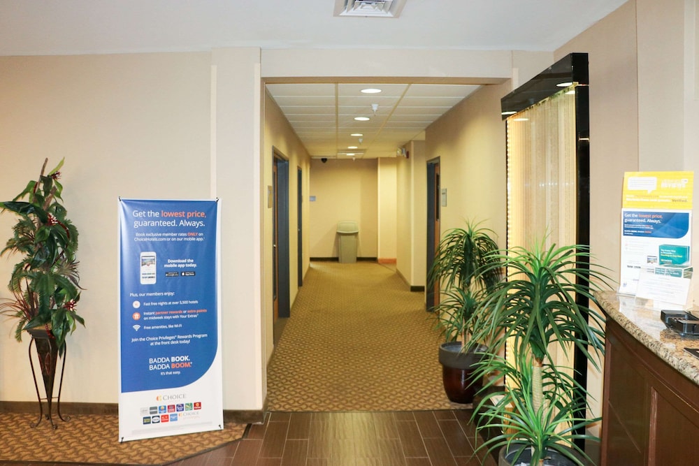 Comfort Inn and Suites Sikeston I-55 8/47