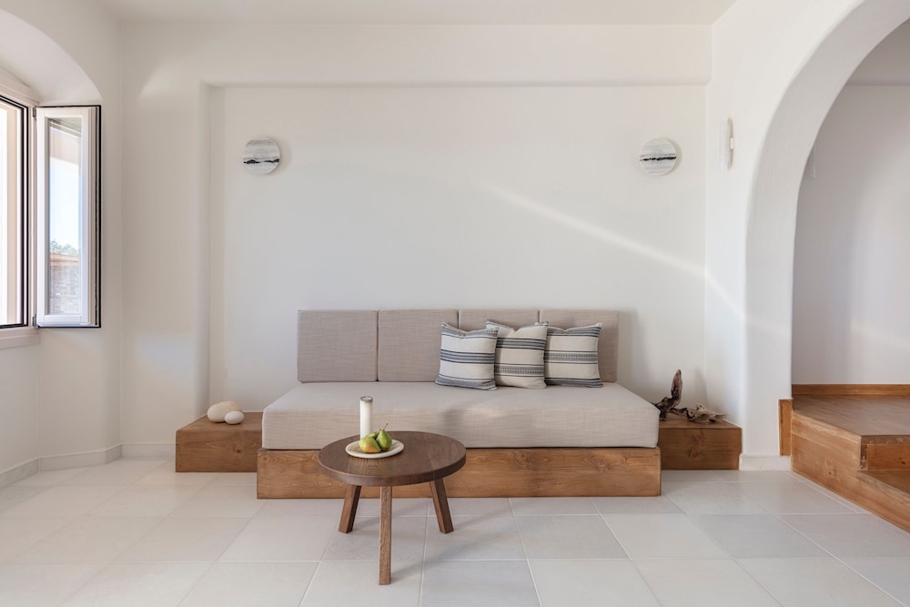Ammothines Cycladic Suites 41/59