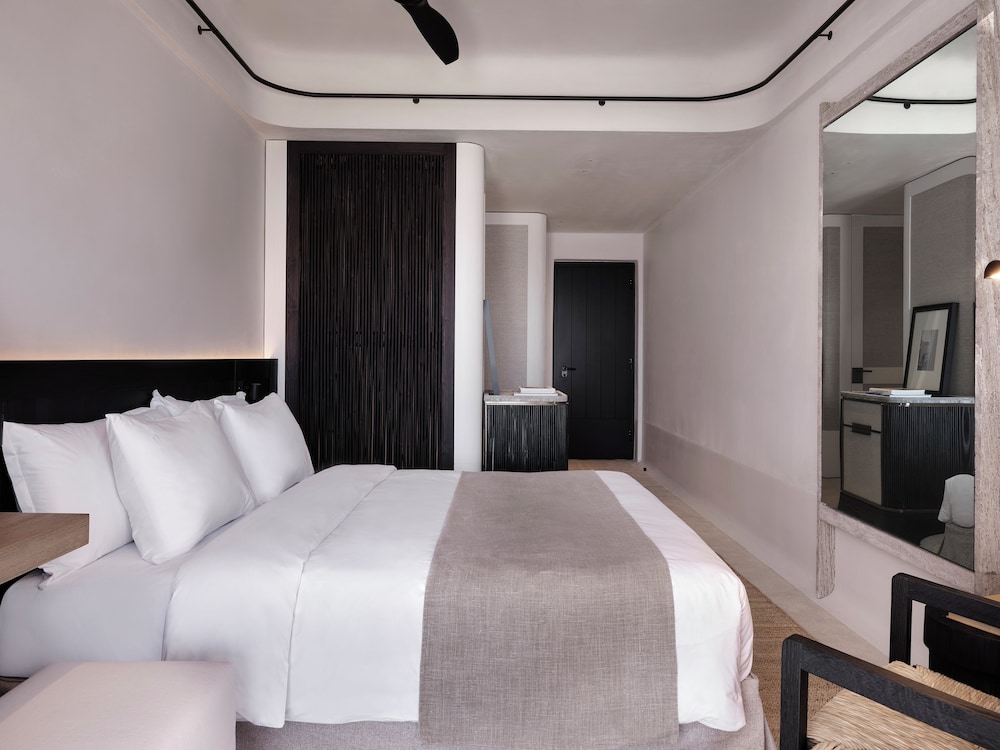 DELUXE, SEA VIEW