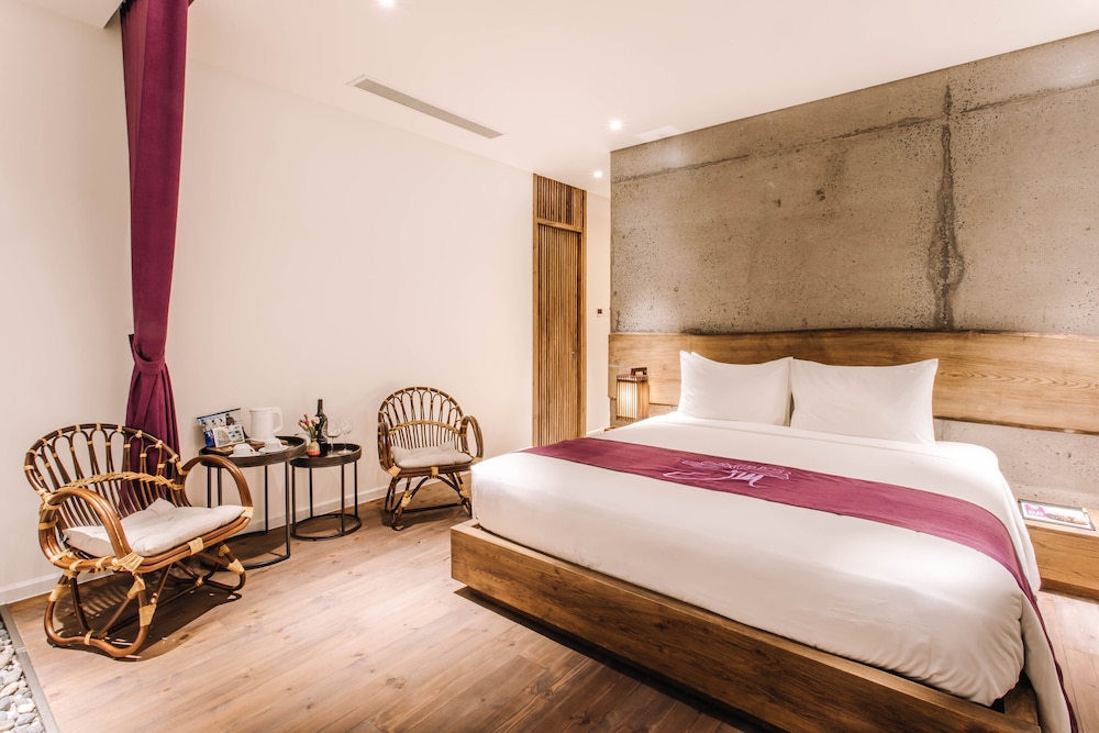 Premium, King Bed