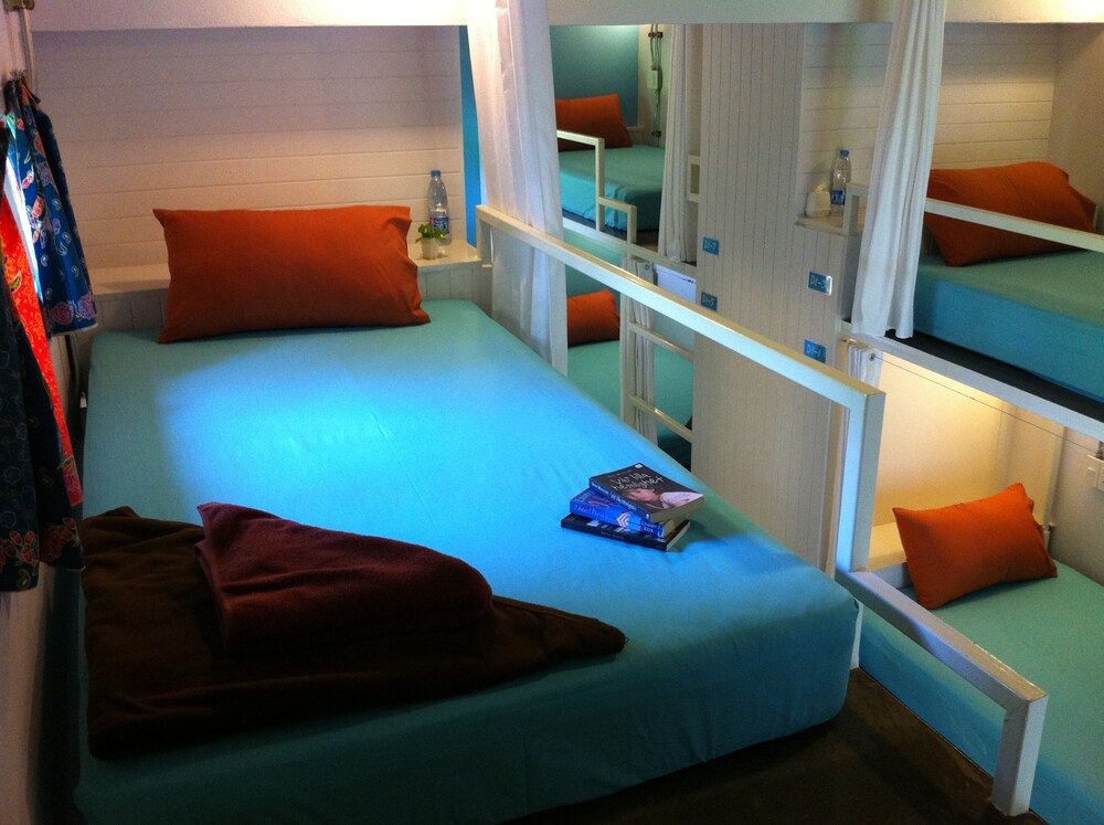 Glur Hostel 27/65