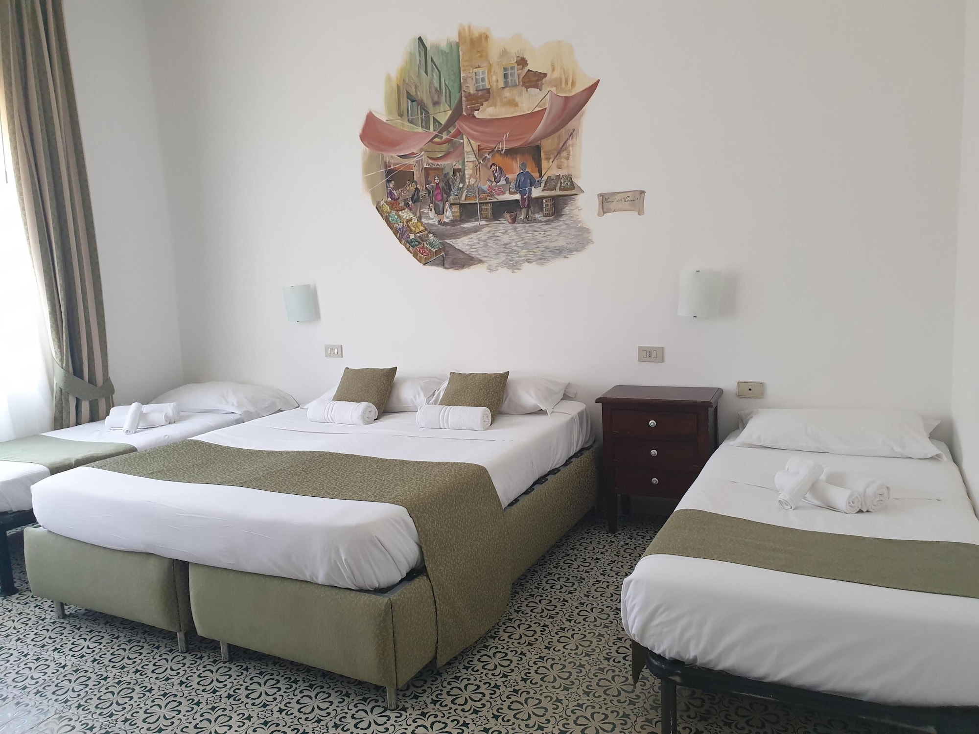 ROOM, QUADRUPLE, PRIVATE BATHROOM