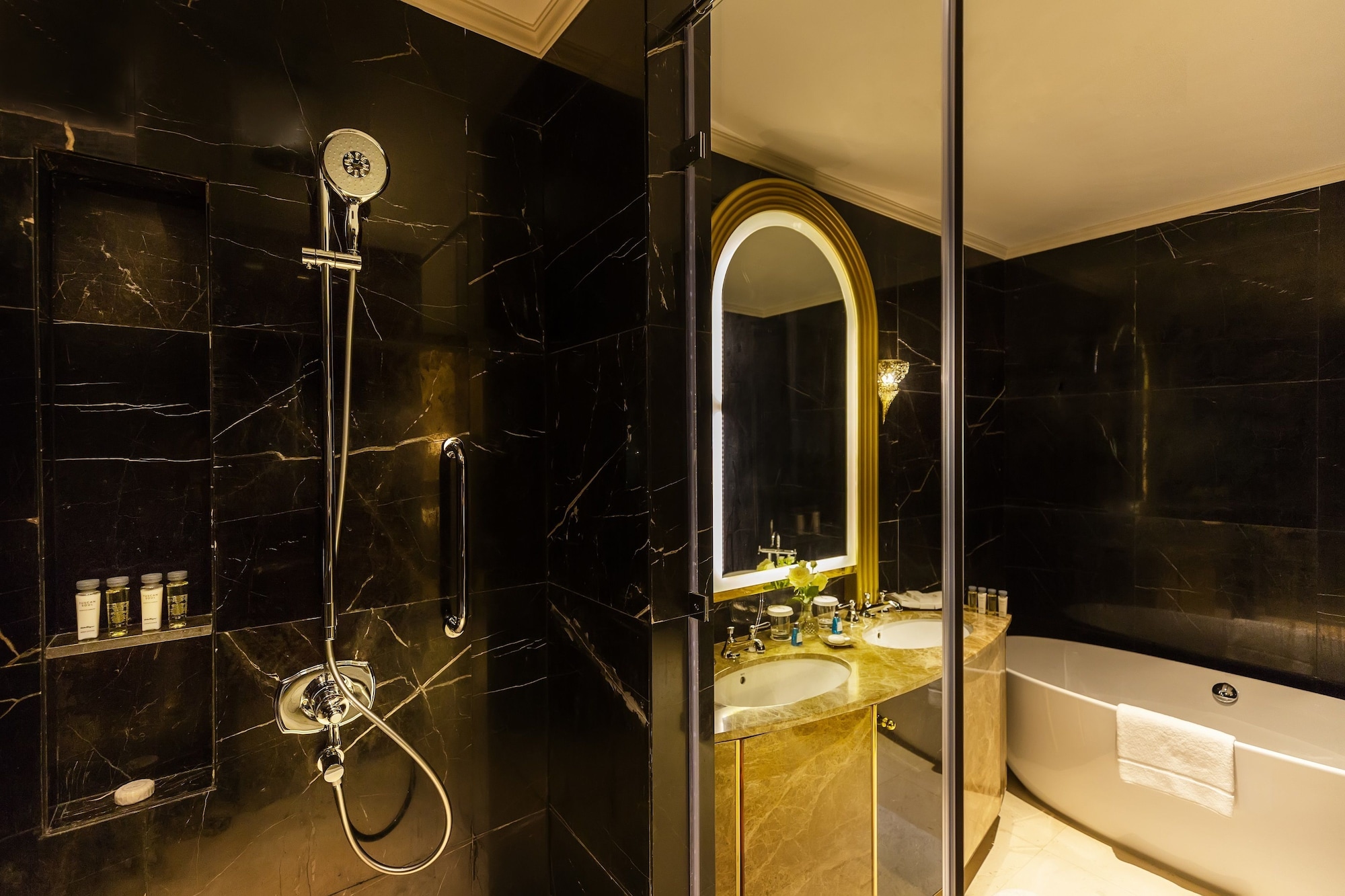 Junior Suite, King Bed