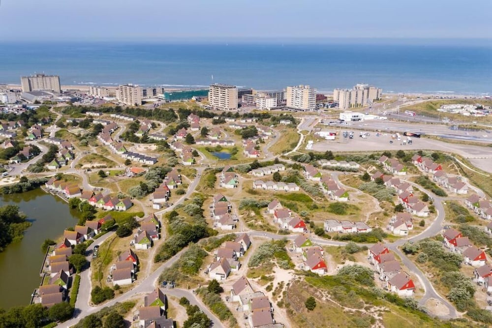 Beach Hotel Zandvoort by Center Parcs 31/33