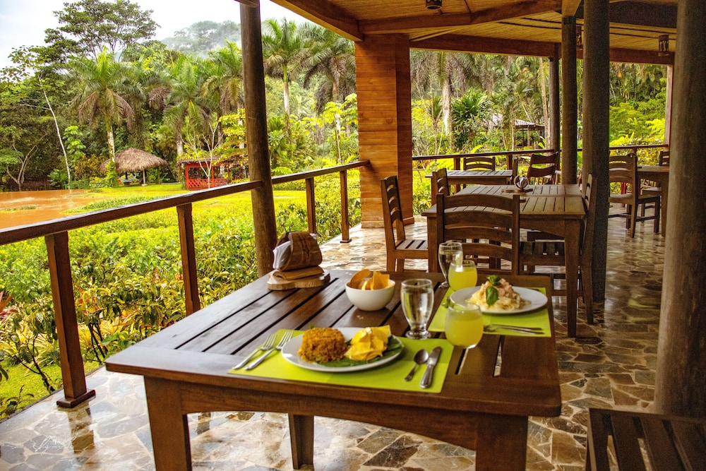 Macaw Lodge 42/64