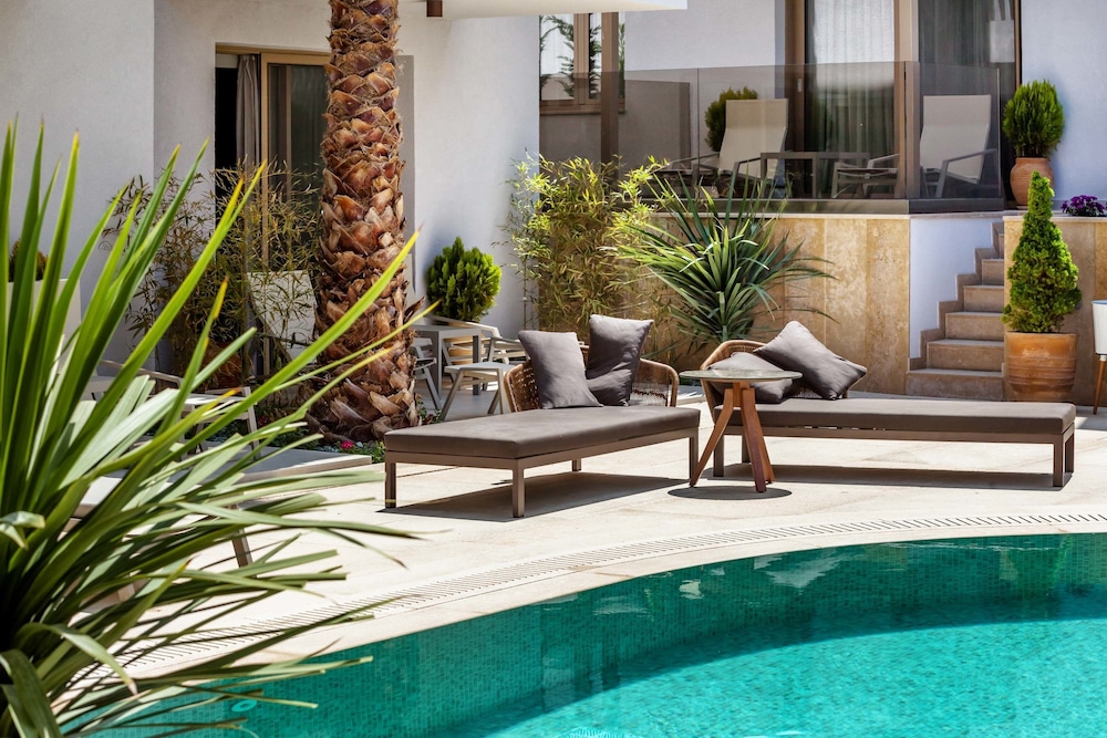 Pefki Deluxe Residences 35/50