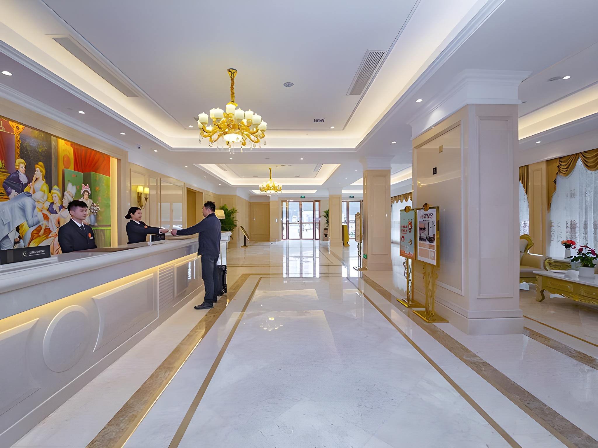 Vienna International Hotel (Optics Valley Plaza, Wuhan) 8/29