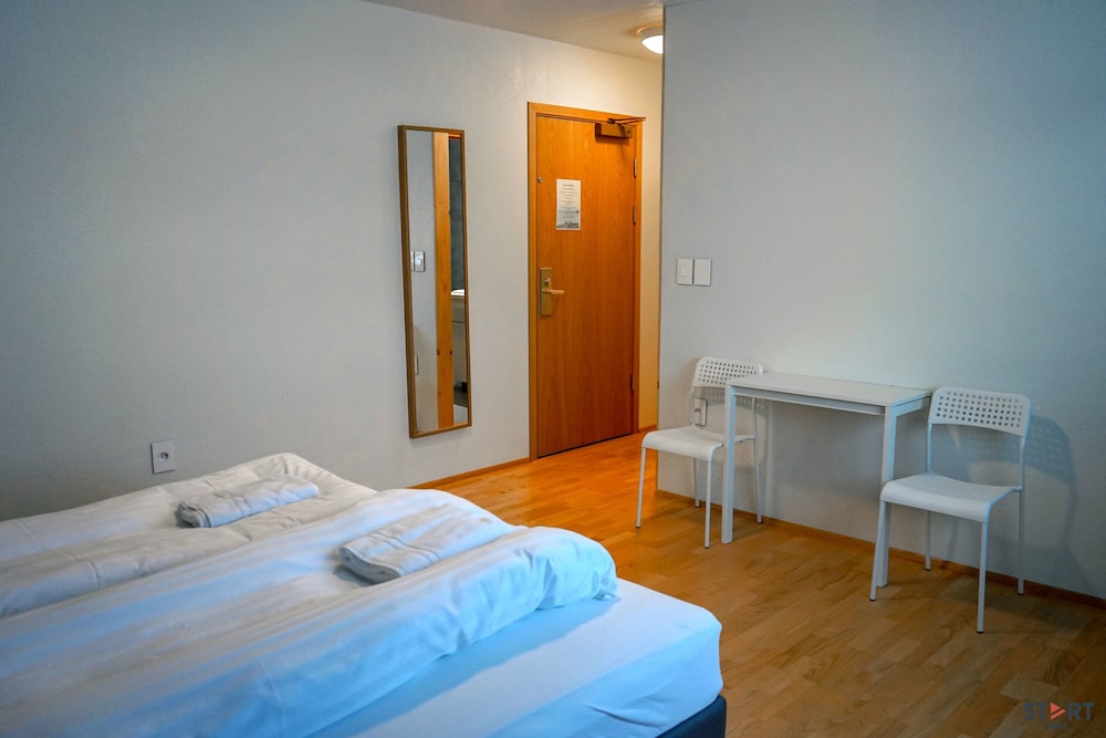 START HOSTEL 14/67