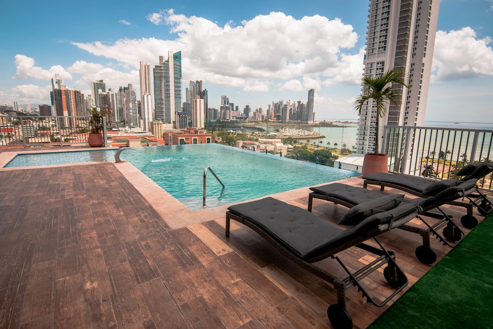 Innfiniti Hotel Suites 5/42