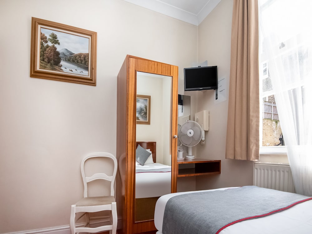St Georges Hotel Pimlico 33/48