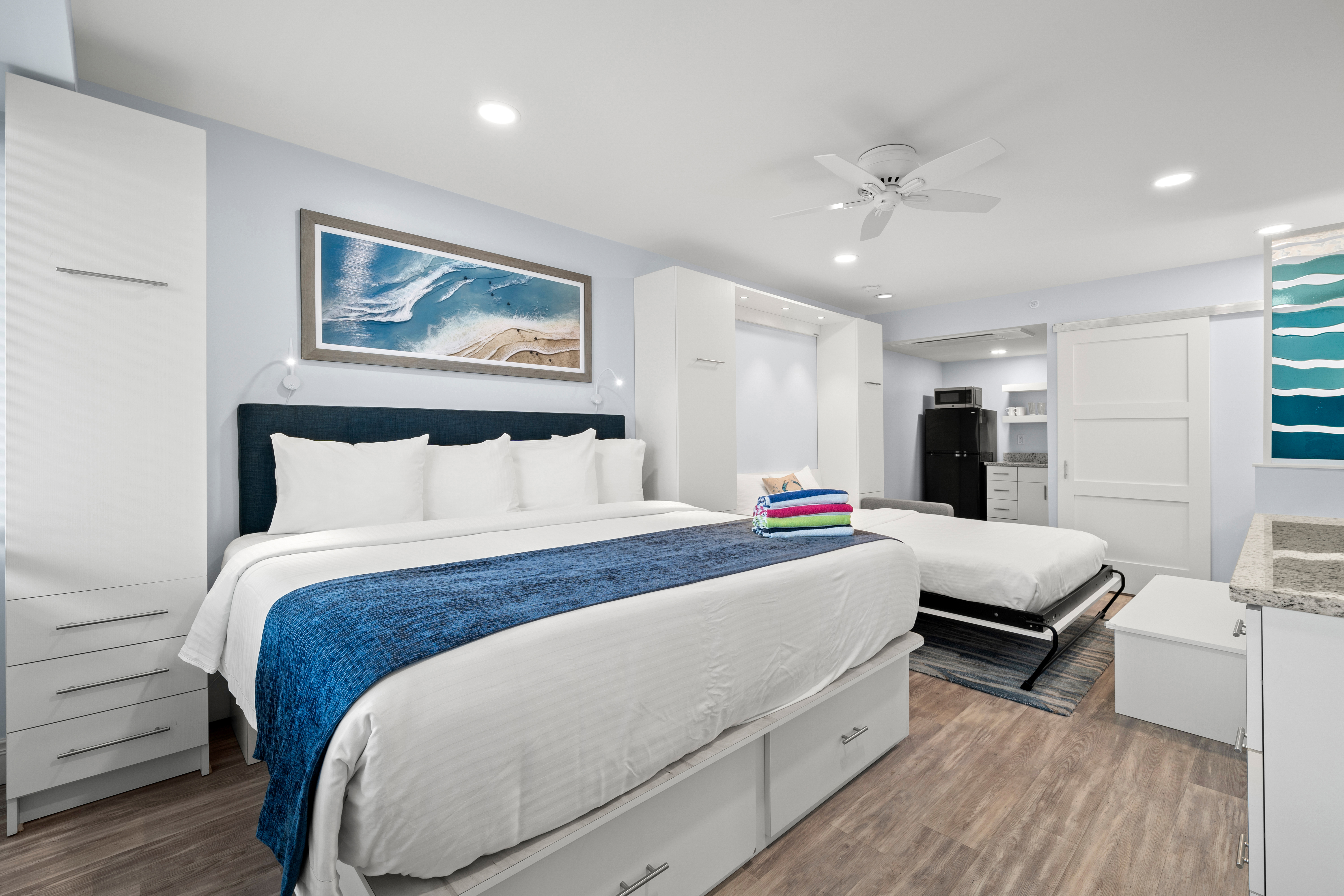 Studio, King Bed