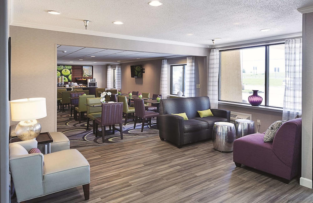 La Quinta Inn & Suites by Wyndham Baton Rouge Siegen Lane 39/55