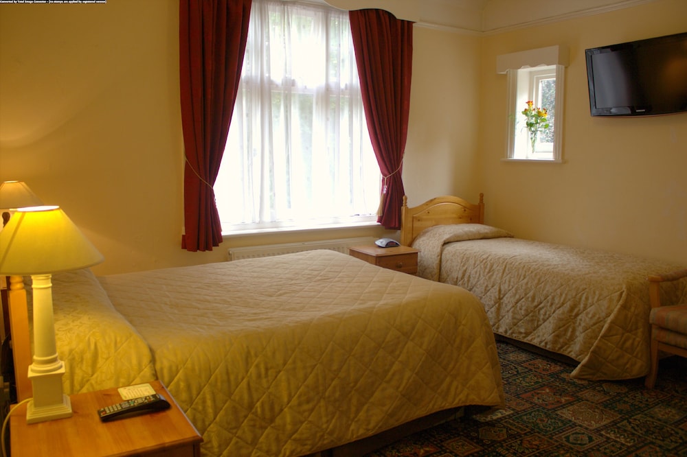 Gatwick Turret Guest House 16/45
