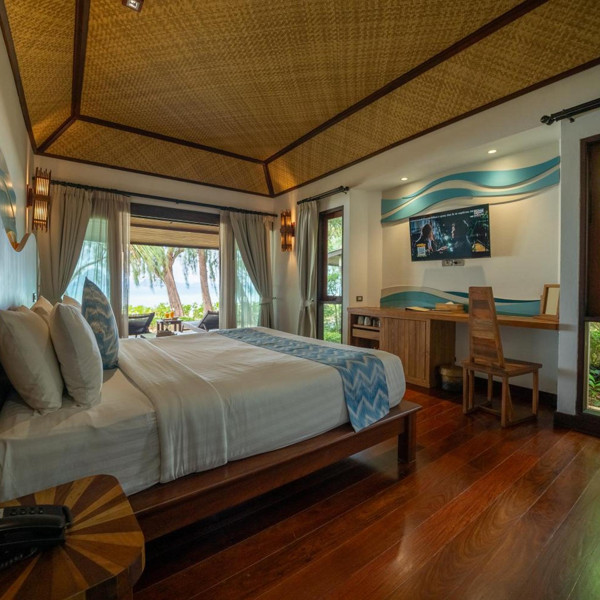 Deluxe Beach Front
