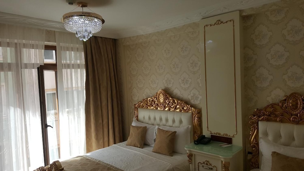 BEST TOWN HOTEL 11/48