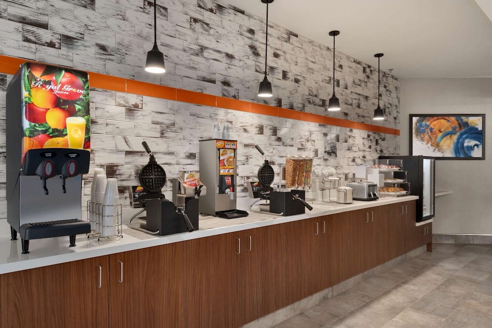 La Quinta Inn And Suites By Wyndham Springfield 5/46