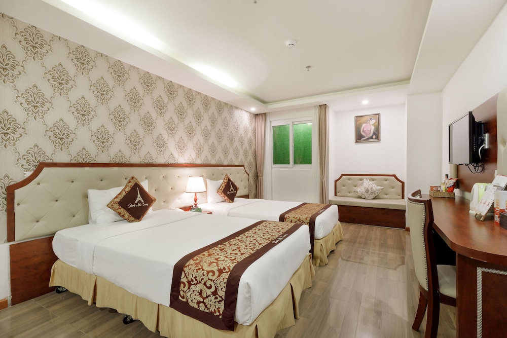 SUPERIOR, DOUBLE OR TWIN BED, NO WINDOW