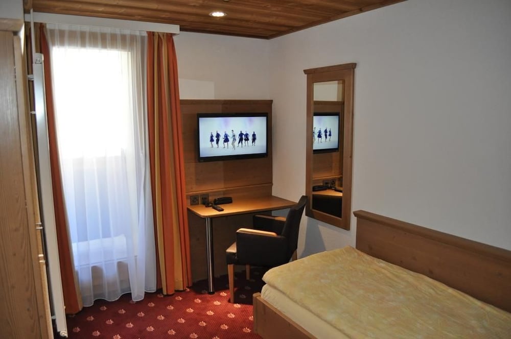Central Residence 37/41