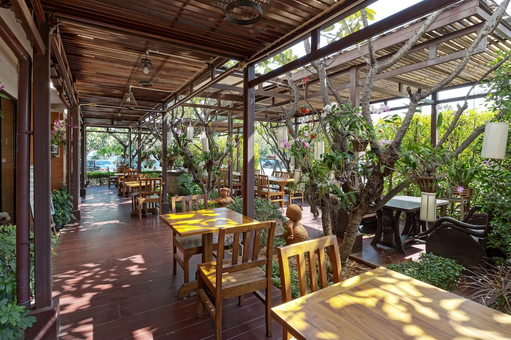 Asia Hotels Group (Poonpetch Hotel) 50/63