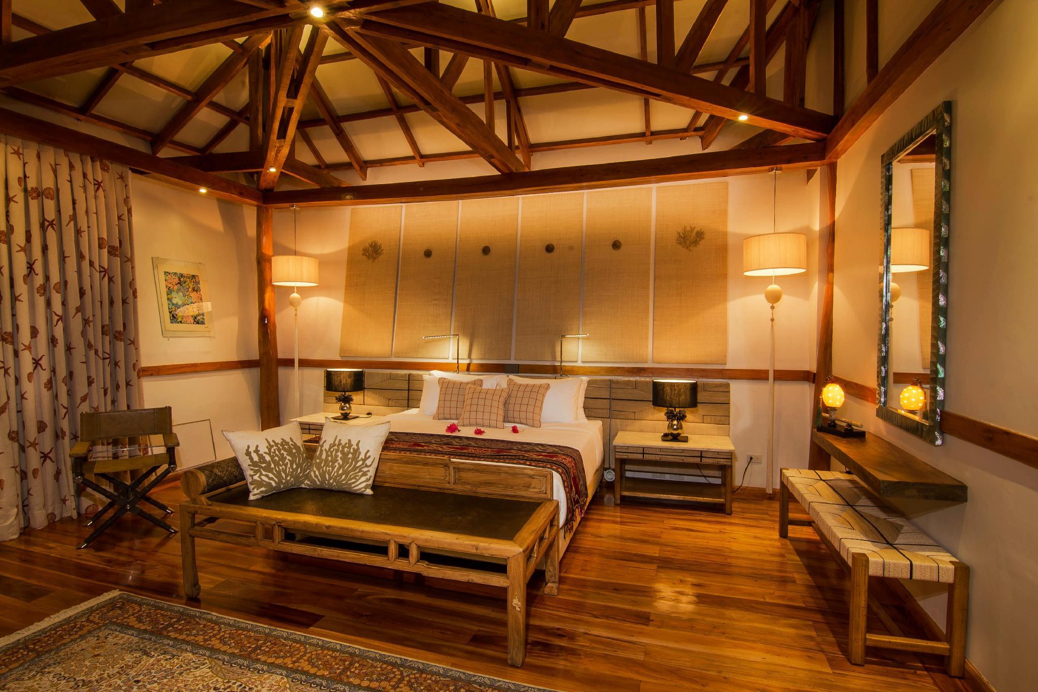 HONEYMOON, VILLA