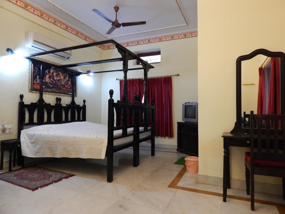 Kuchaman Haveli 38/50
