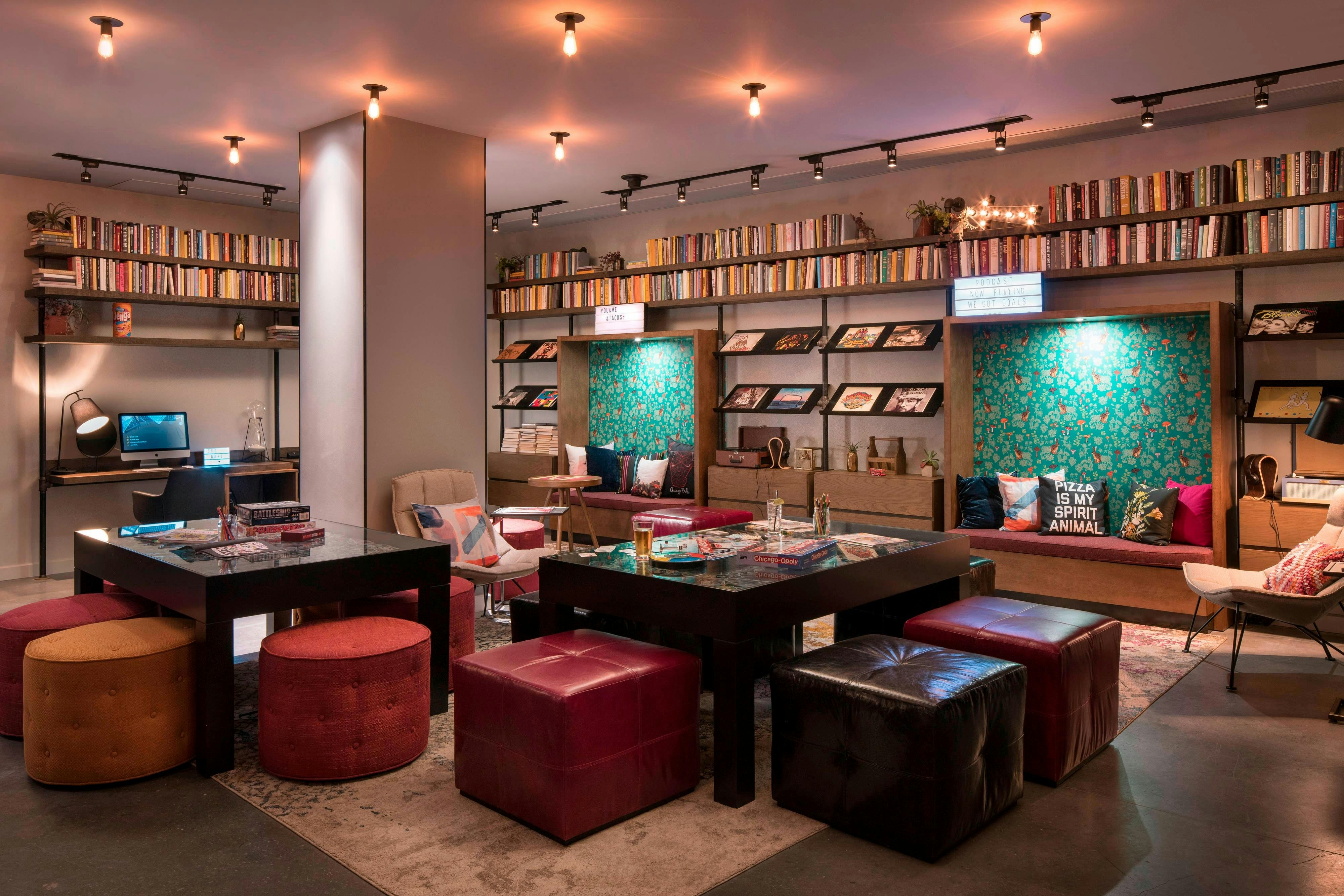 MOXY CHICAGO DOWNTOWN 16/30