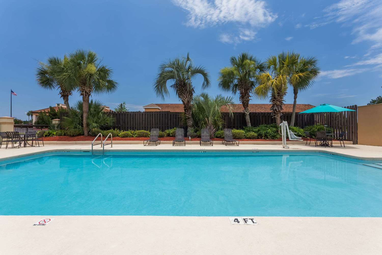 Days Inn By Wyndham Marianna 28/34