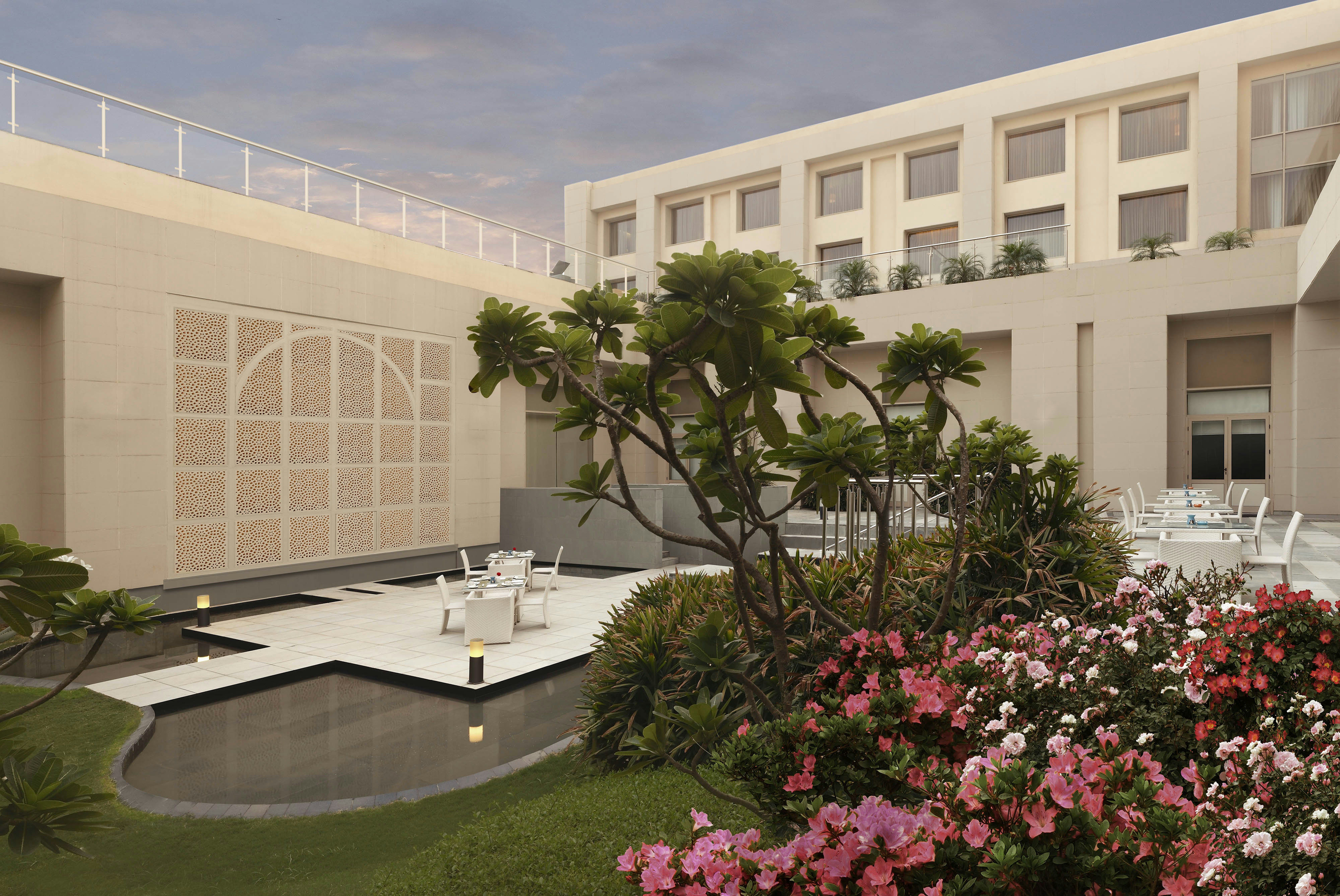 DoubleTree by Hilton Agra 65/73