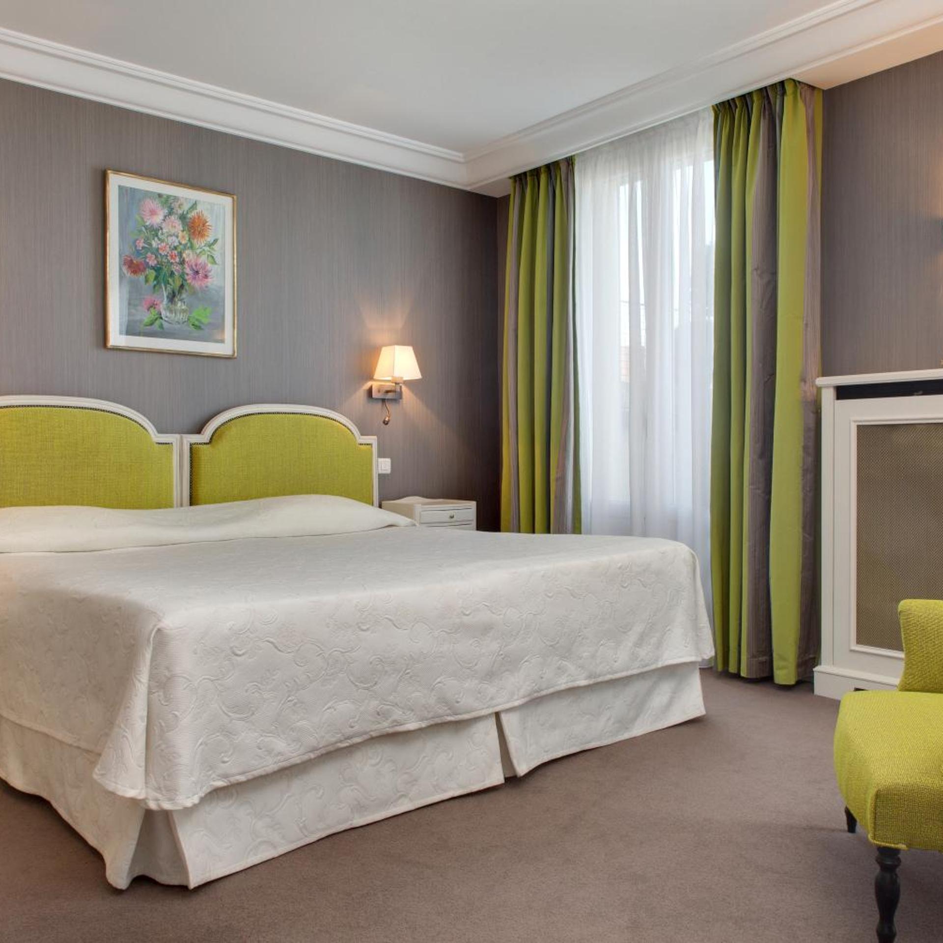 Executive, Eiffel View, Terrace
