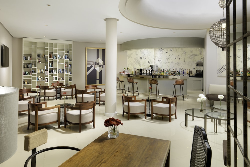 H10 White Suites - Adults Only 57/70