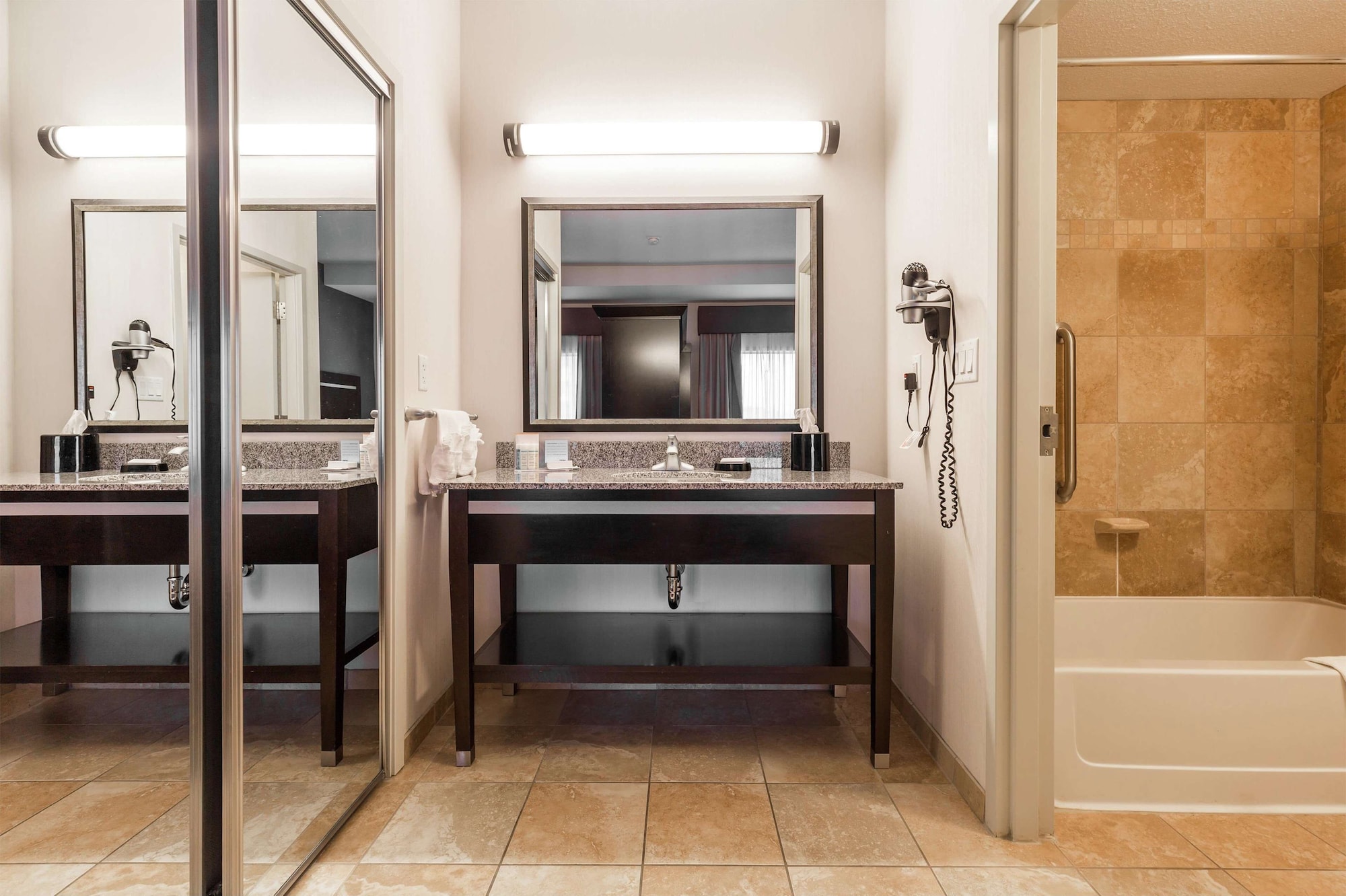 Suite, King Bed, Accessible, Hampton Inn and Suites by Hilton Lethbridge 3/3