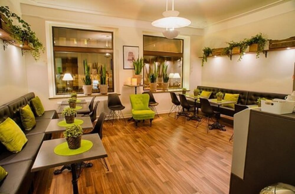H5 Hotel 25/38